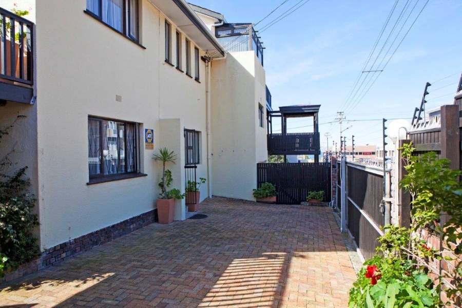 8 Bedroom Property for Sale in Fish Hoek Western Cape